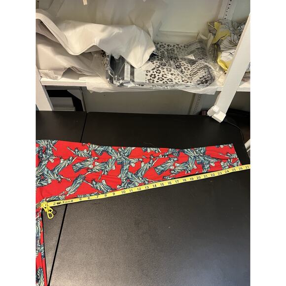 LuLaRoe Women's Tall and Curvy Leggings Size 16 Statue Of Liberty Themed - Picture 6 of 9